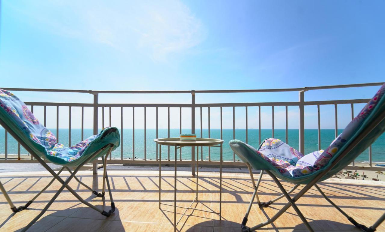Beachfront Marilyn Durrës Exterior foto