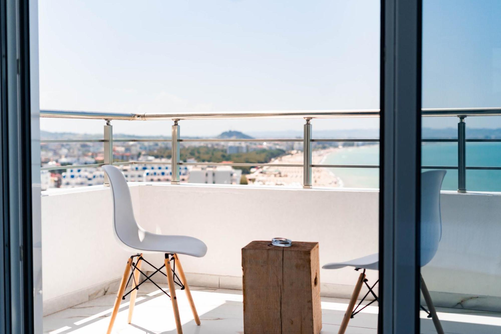 Beachfront Marilyn Durrës Exterior foto