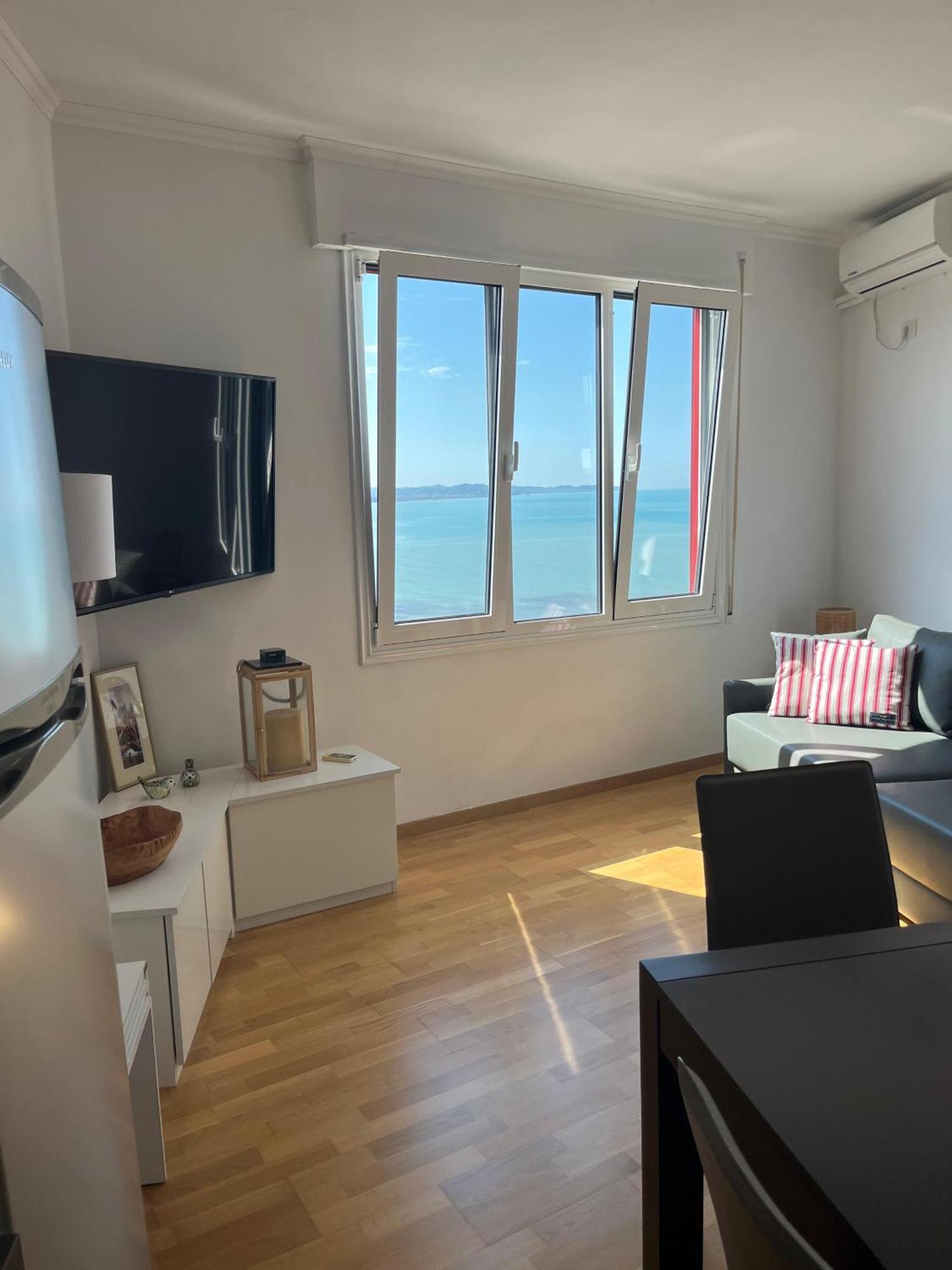 Beachfront Marilyn Durrës Exterior foto